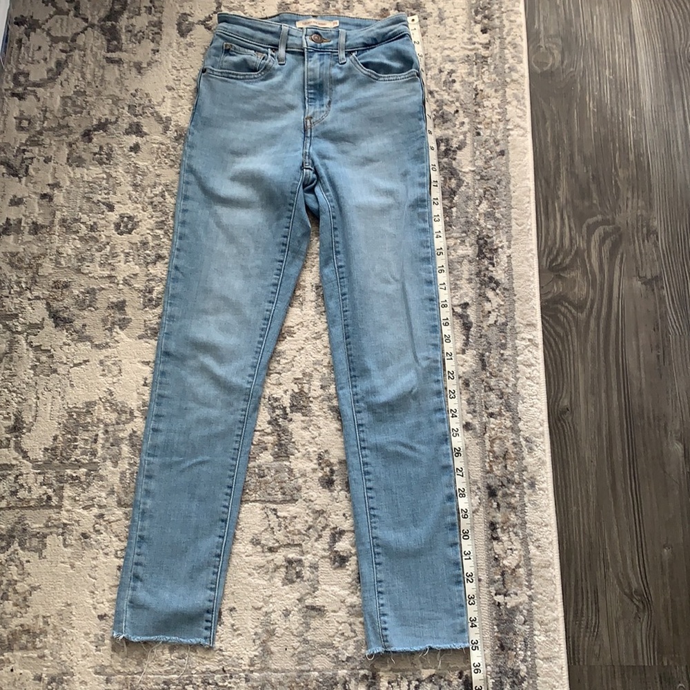 High Rise Levi’s 721 Skinny Jeans 25